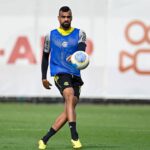 Fabrício Bruno deve ser titular contra o Amazonas na Copa do Brasil. Foto: Marcelo Cortes/CRF