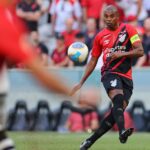O Athletico agora torce contra o Botafogo para manter liderança. Foto: Reprodução/X