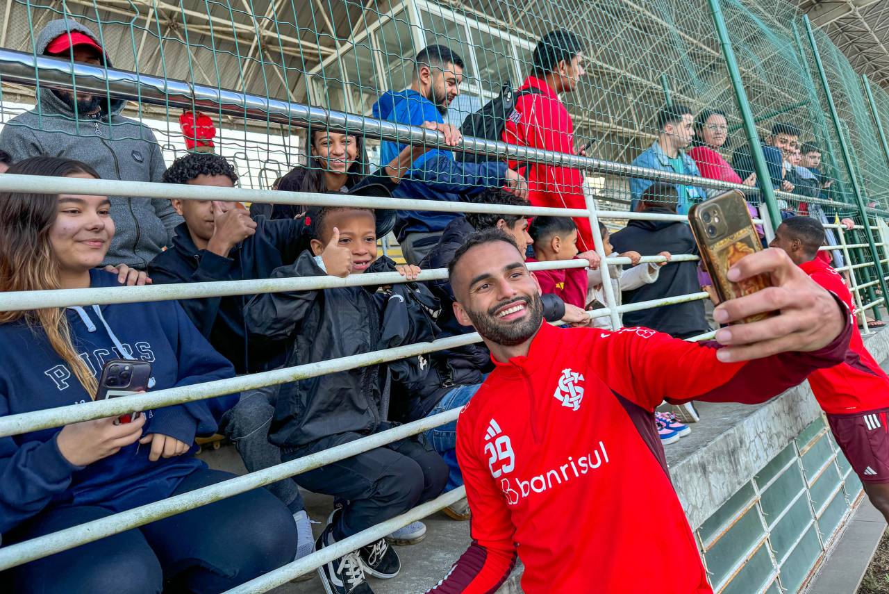 Jogadores do Internacional tiraram algumas fotos. Foto: Ricardo Duarte/Internacional