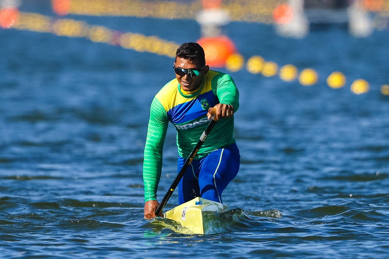 Isaquias Queiroz dessa vez venceu a prova em que defende o título olímpico. Foto: William Lucas/COB