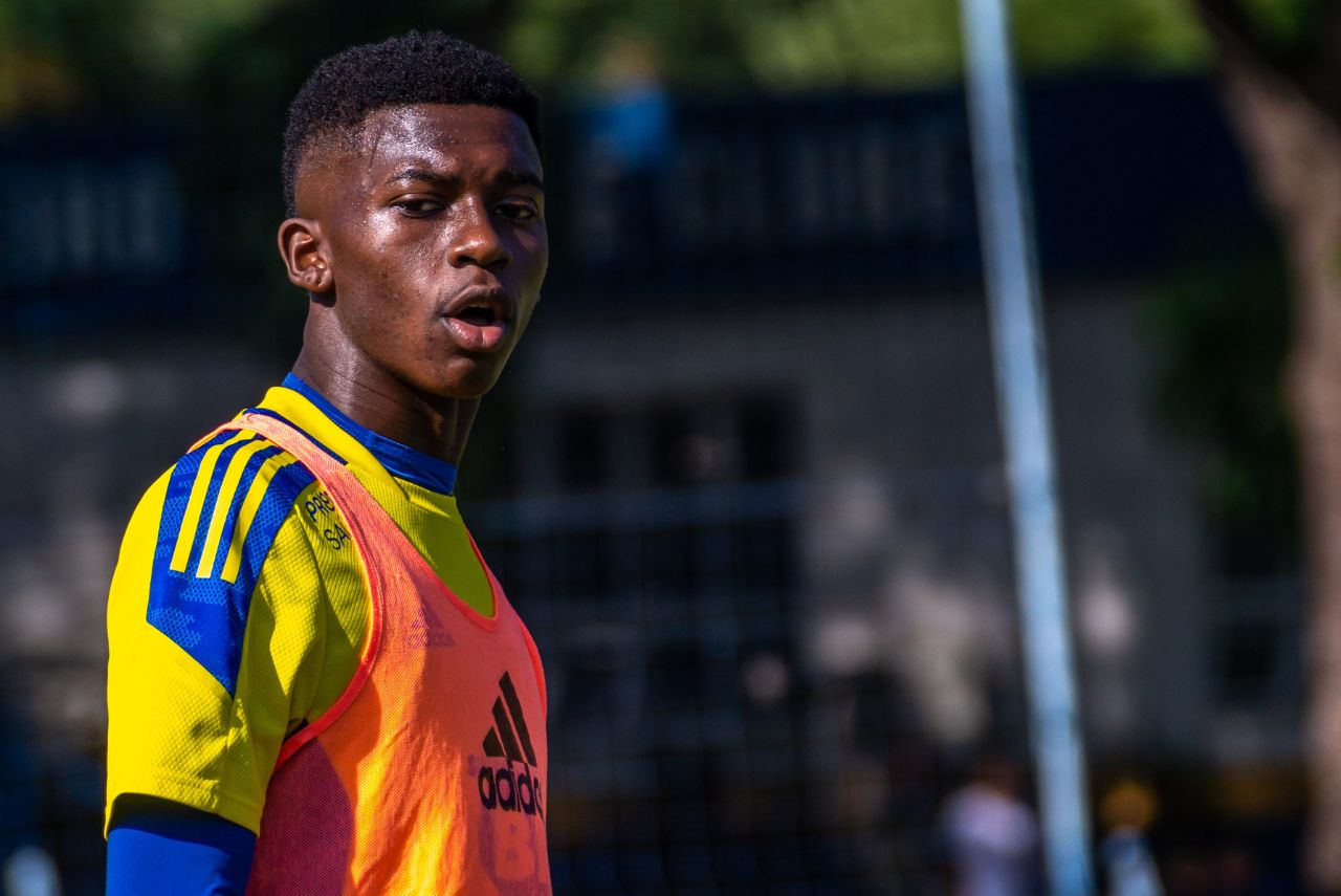 Jhosefer foi relacionado pela primeira vez como profissional no Cruzeiro (Foto: Rodolfo Rodrigues/CEC)