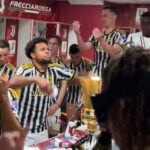 Jogadores da Juventus dançando