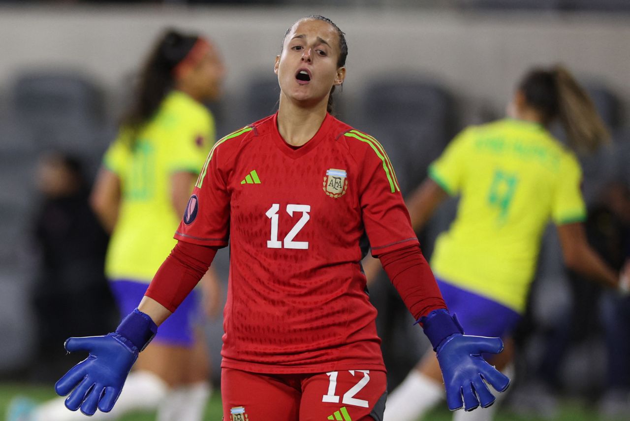 Goleira Laurina Oliveros renunciou à convocação para a seleção da Argentina (Foto: Harry How/Getty Images via AFP)
