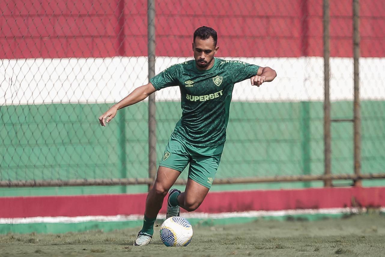 Lima tinha possibilidade de ser escalado como titular. Foto: Lucas Merçon/Fluminense