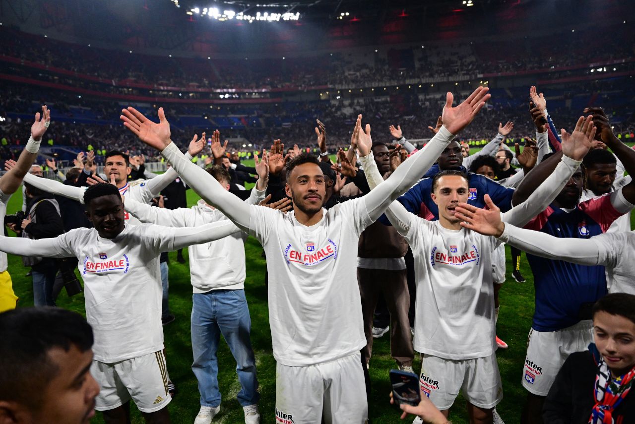 Lyon festejou retorno à final da Copa da França (Foto: Olivier Chassignole/AFP)