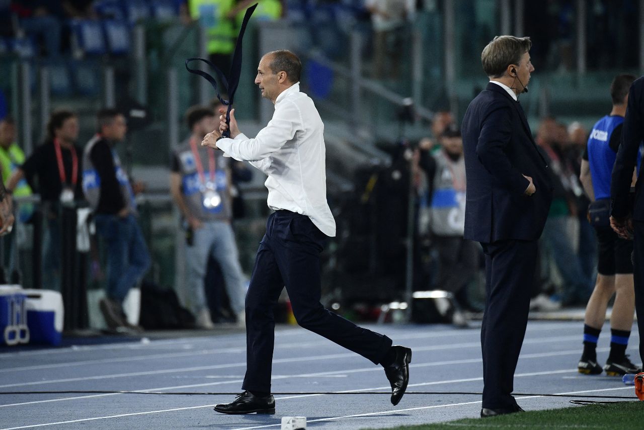 Massimiliano Allegri foi expulso na final da Copa da Itália (Foto: Filippo Monteforte/AFP)