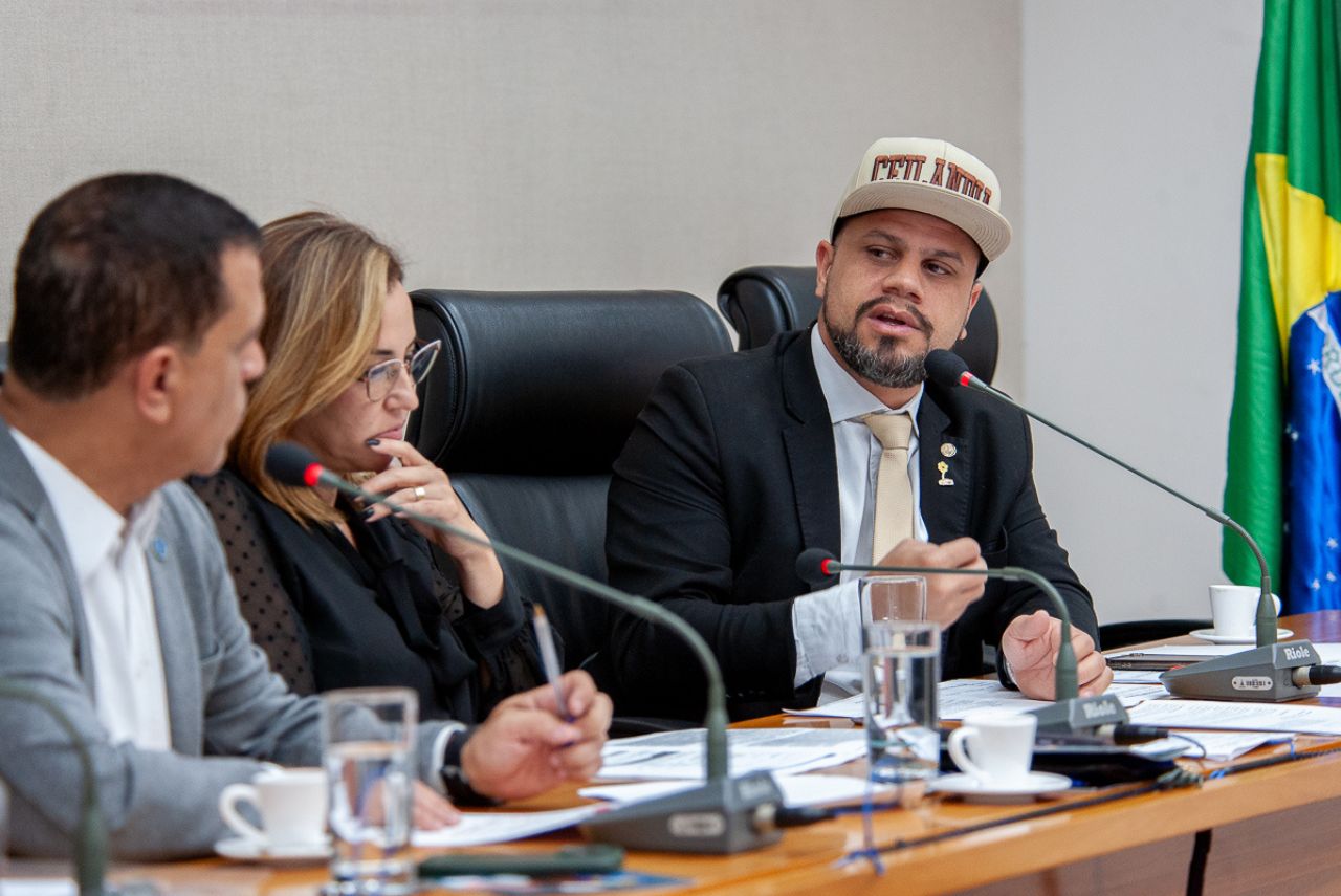Deputado Max Maciel é o autor da Política Distrital Vinícius Jr (Foto: CLDF/Divulgação)