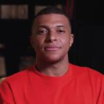 Mbappé anunciou saída pelas redes sociais (Foto: Reprodução)