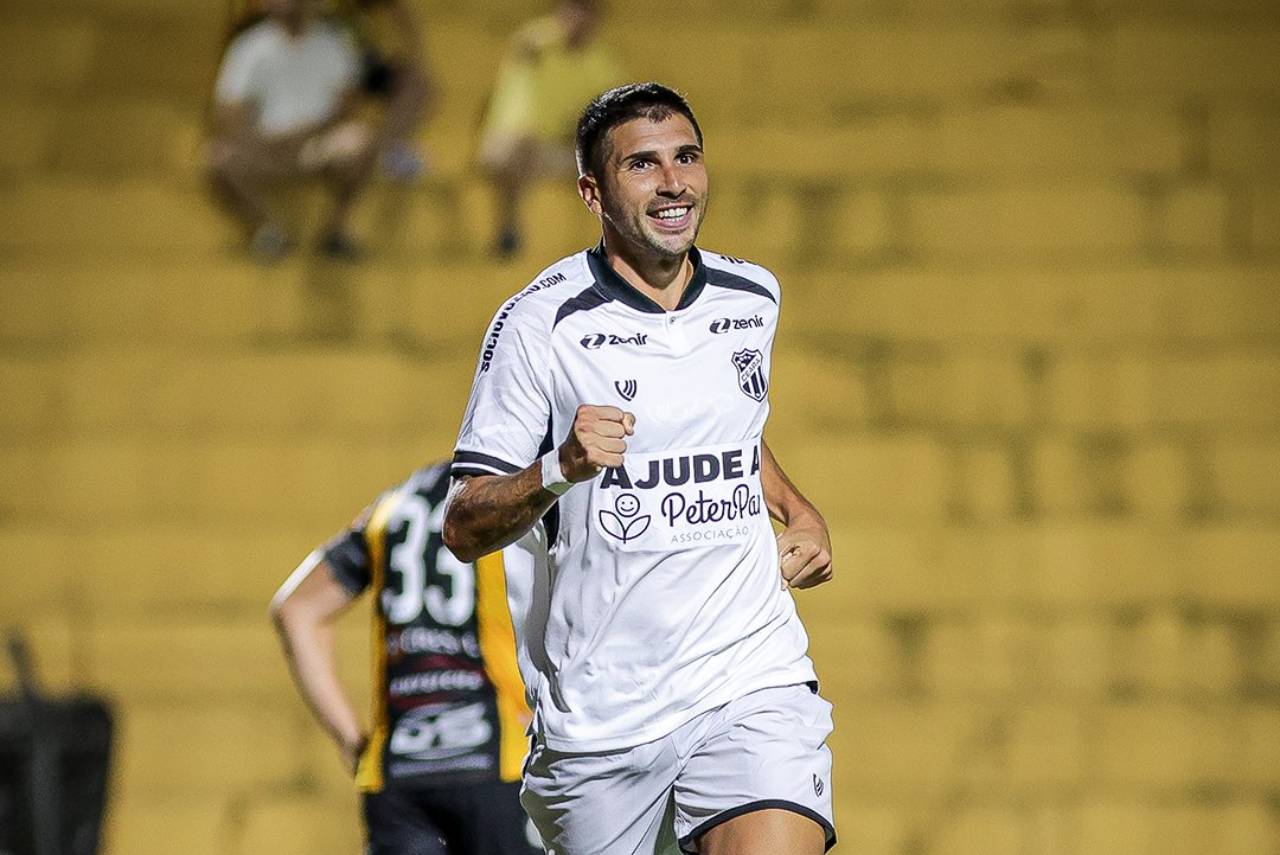 Lucas Mugni marcou o último gol do Ceará no jogo. Foto: Israel Simonton e Rapha Marques / Ceará SC