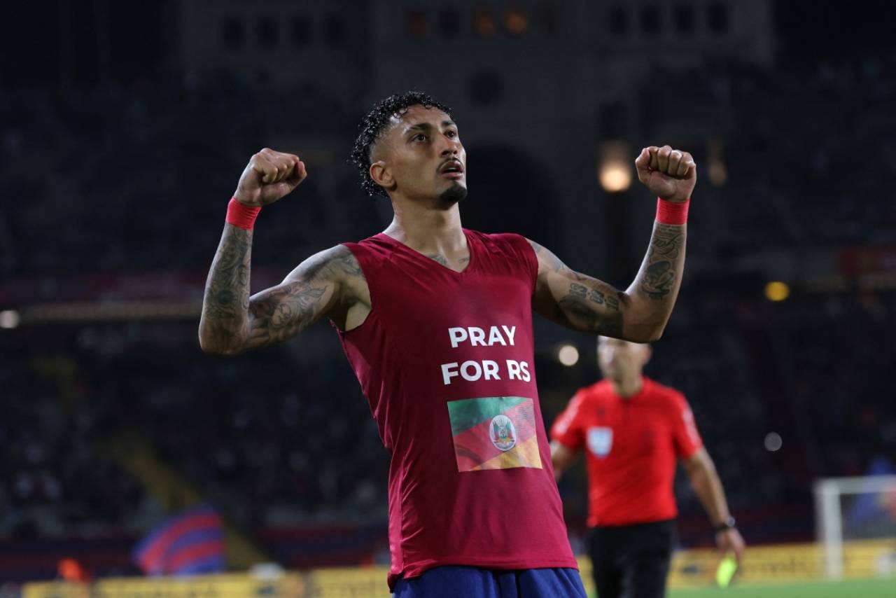 Raphinha marcou o último gol do Barcelona no jogo. Foto: LLUIS GENE/AFP