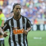 Ronaldinho em campo pelo Atlético-MG em 2014 (Foto: Bruno Cantini/CAM)