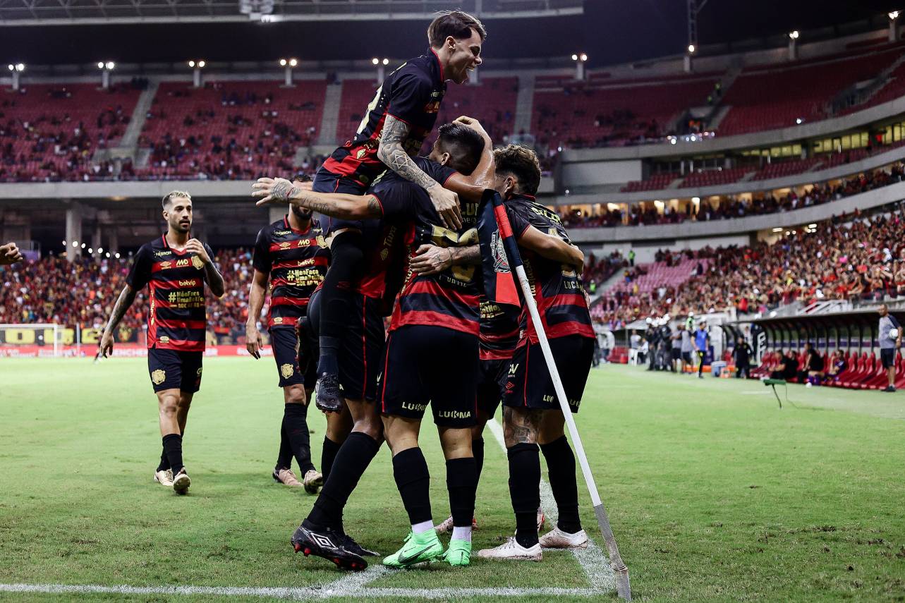 O Sport está isolado na liderança da competição. Foto: Paulo Paiva/SCR