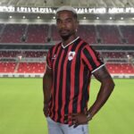 Volante Thiago Mendes pode ser novo reforço do Cruzeiro (Foto: Reprodução)