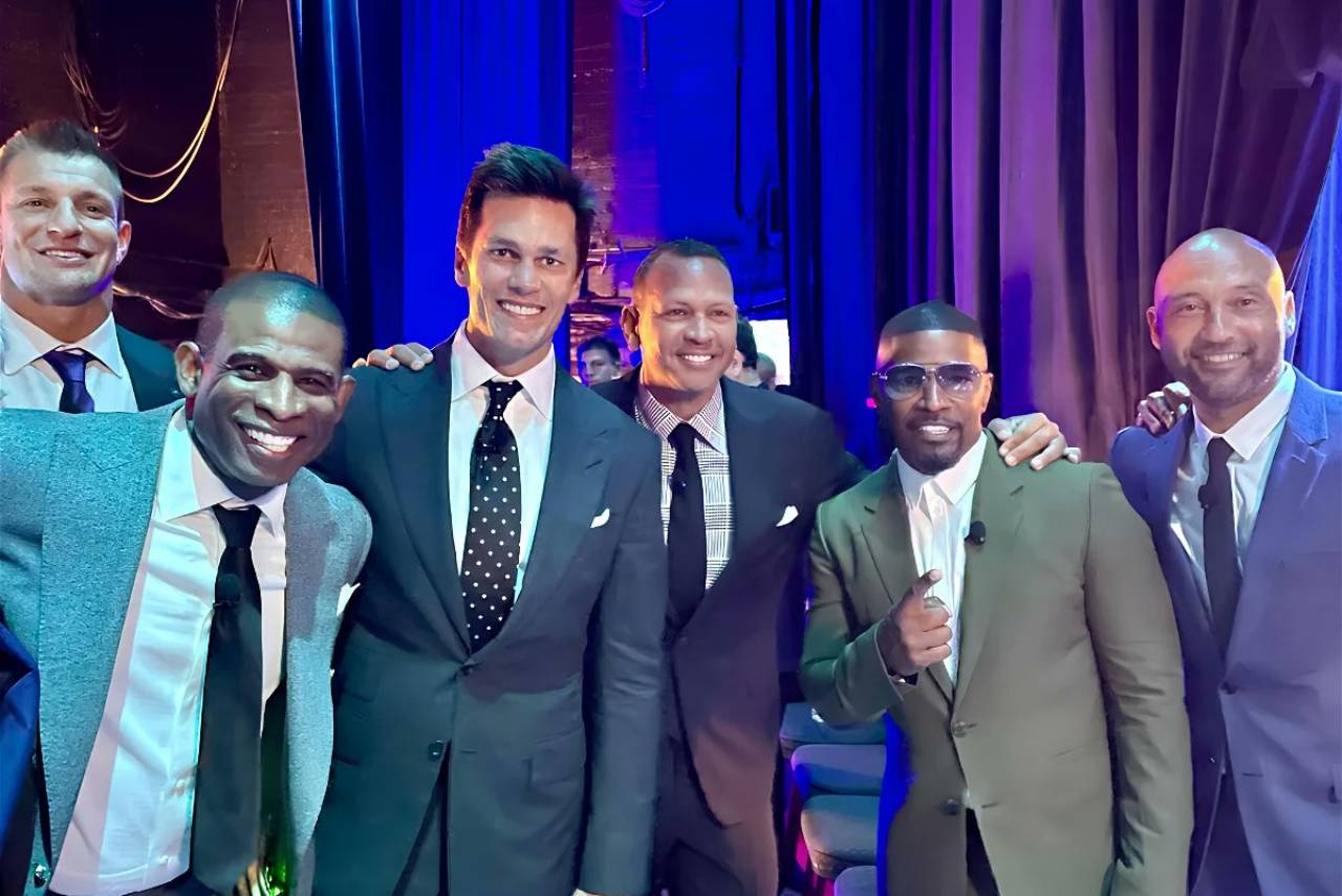 Tom Brady e seus novos companheiros. Foto: Reprodução:X