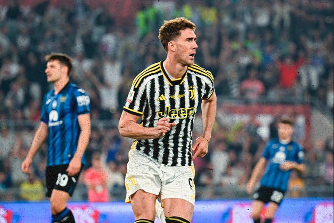 Vlahović decidiu a final para a Juventus
