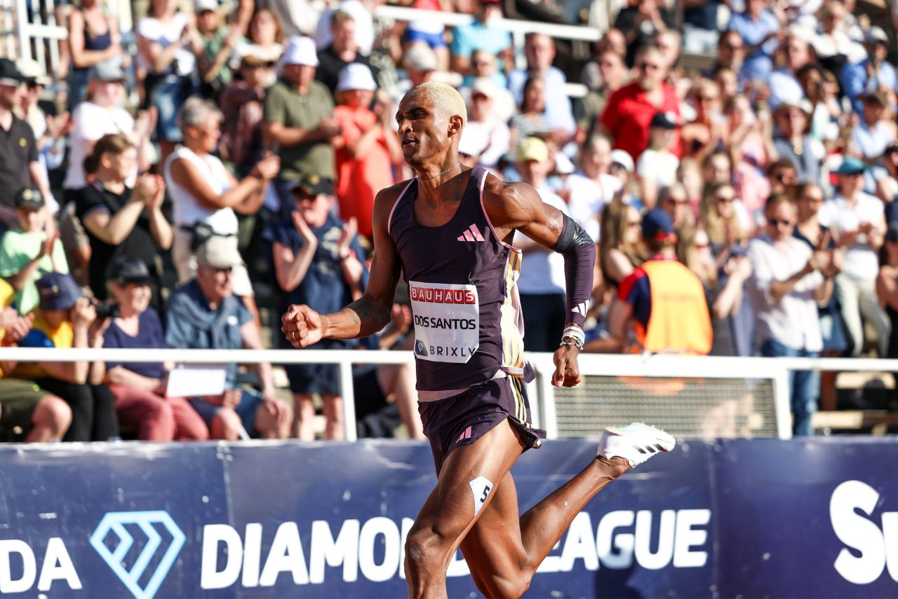 Velocista Alison dos Santos em prova da Diamond League 2024 em Estocolmo