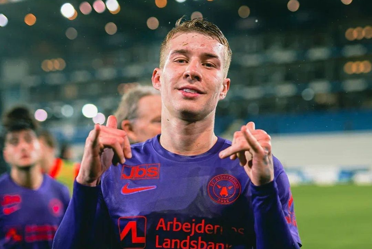 Charles é pretendido pelo Corinthians