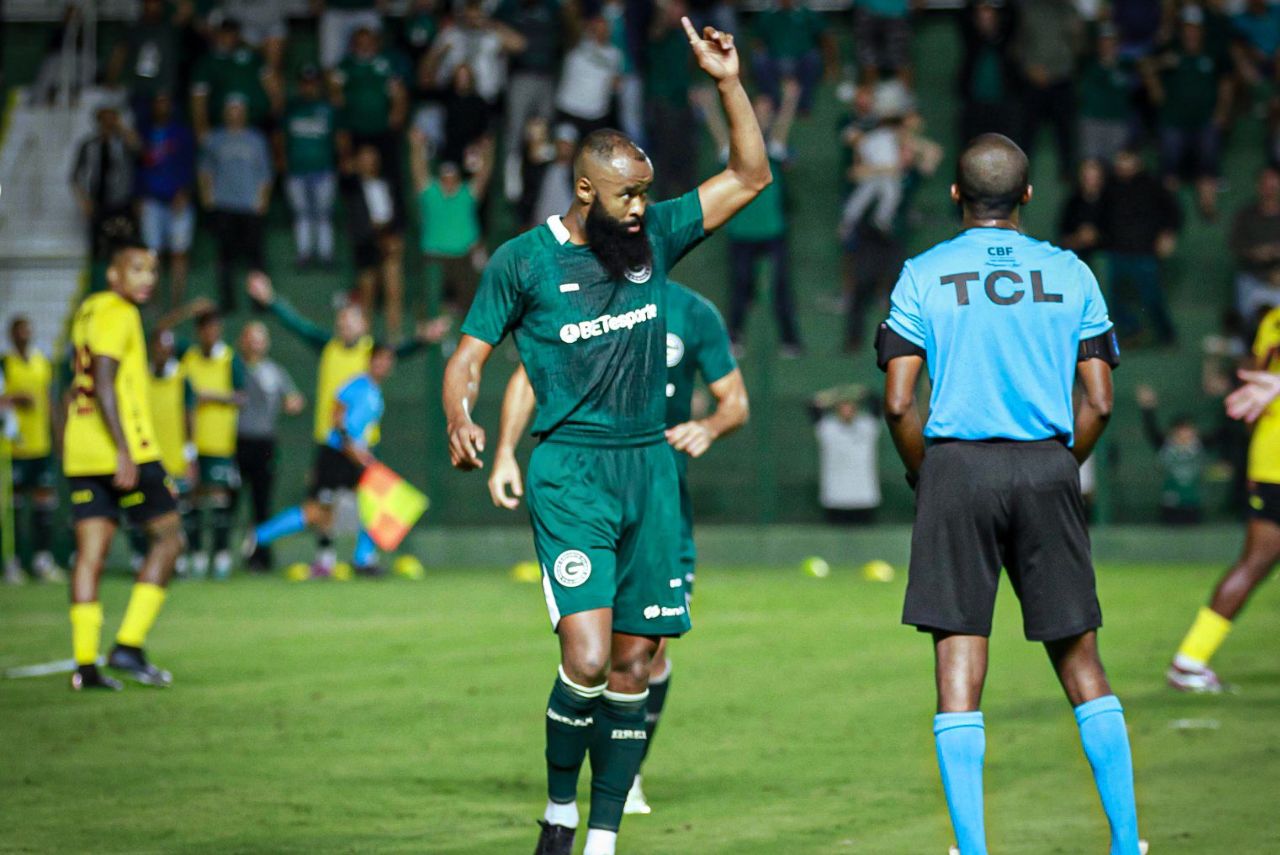 Ex-Sport, volante Marcão é o artilheiro da Série B com cinco gols