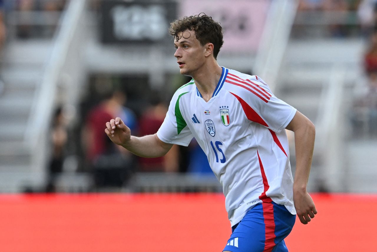 Scalvini em ação pela Itália