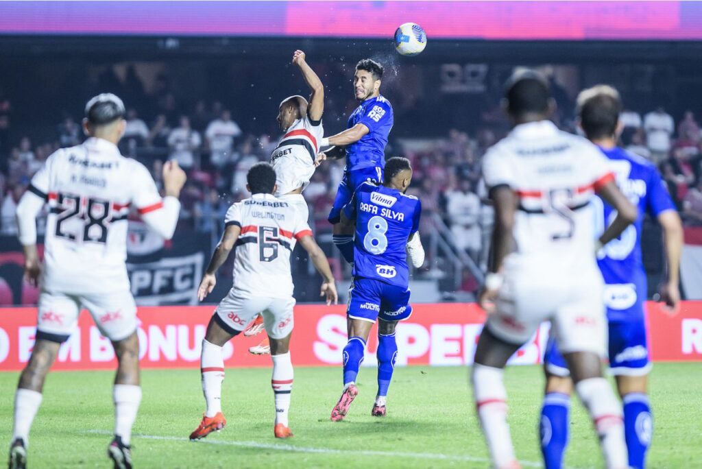 São Paulo venceu mais uma em casa