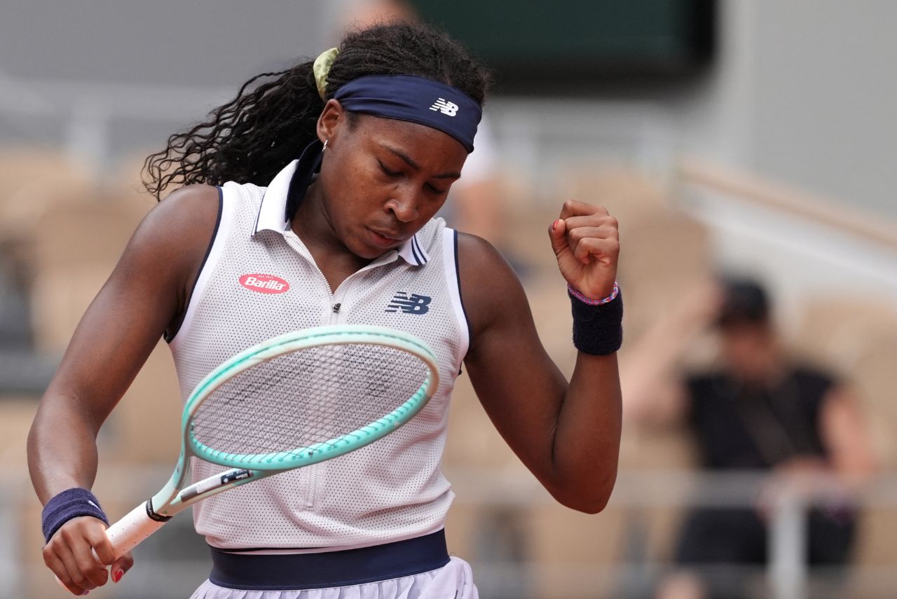 Coco Gauff comemora ponto na França