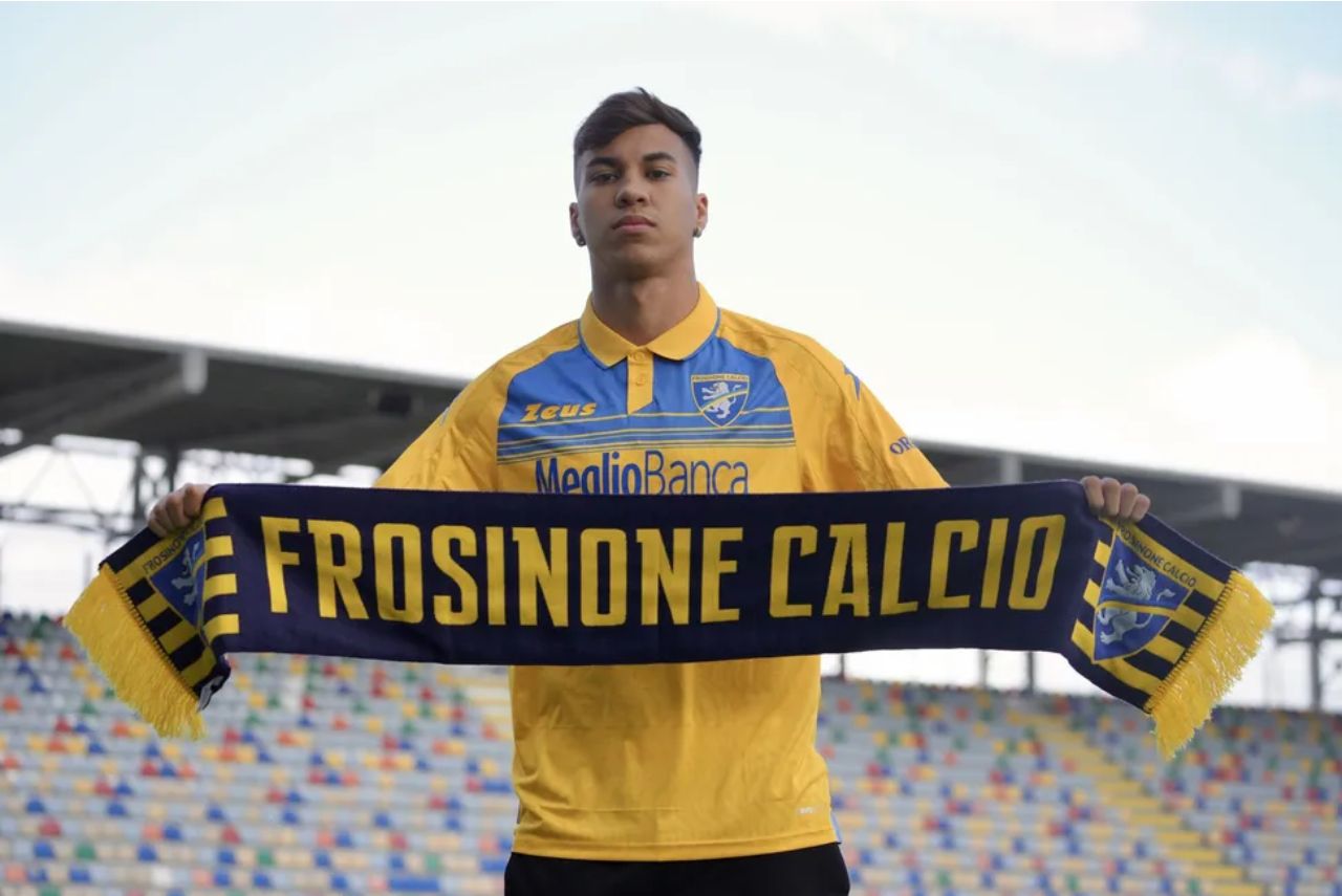 Alvo do Cruzeiro, Kayo Jorge defendeu o Frosinone na última temporada