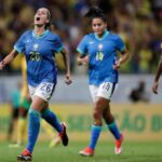 Jheniffer comemoram gol pelo Brasil