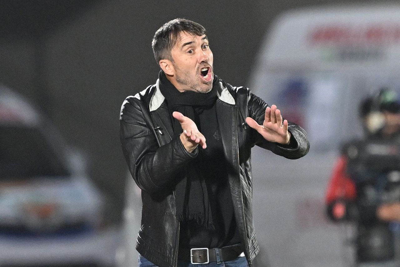 Coudet durante vitória do Internacional na Bolívia