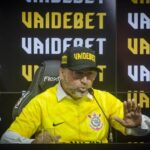 Presidente do Corinthians no anúncio da patrocinadora