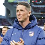 Fernando Torres como treinador da base do Atlético