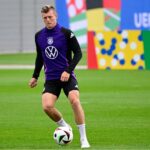 Toni Kroos em treino da Alemanha