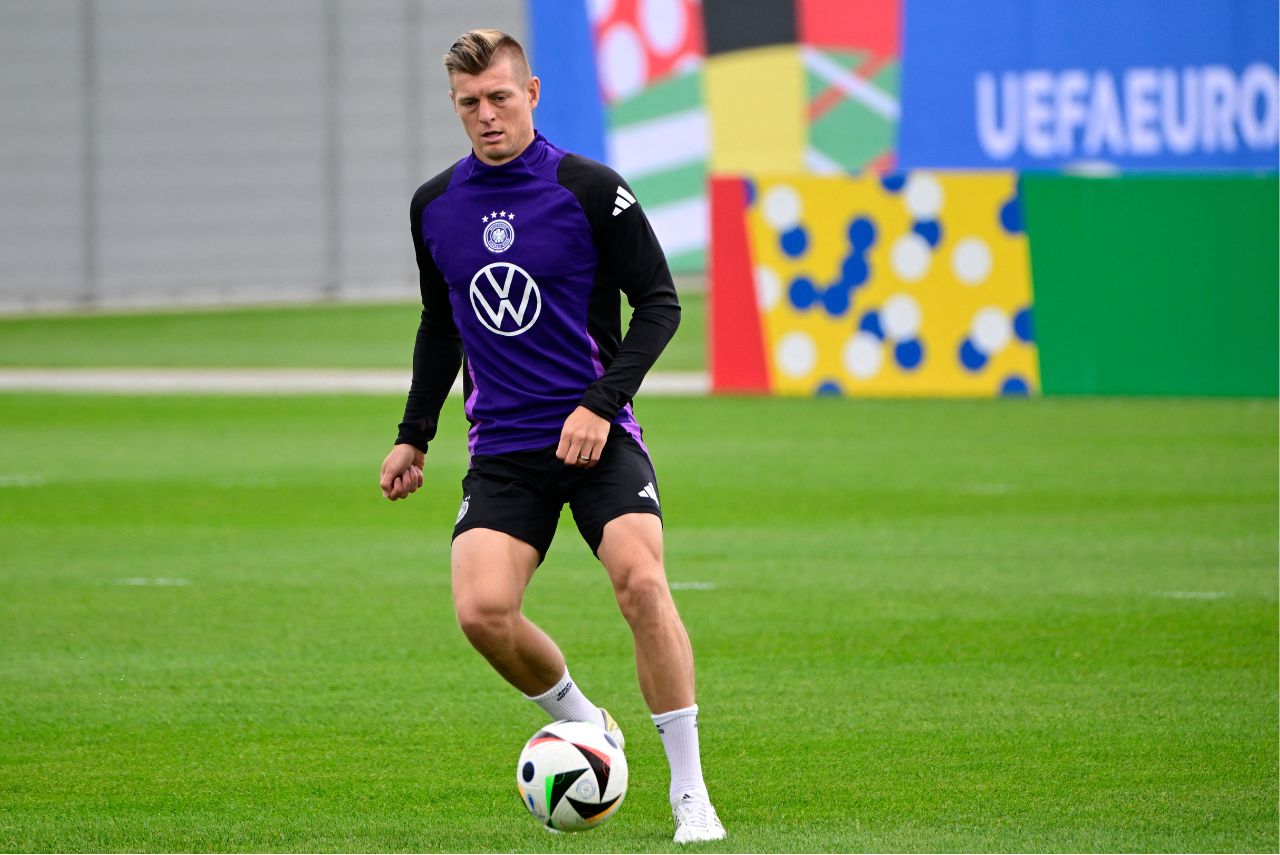 Toni Kroos em treino da Alemanha