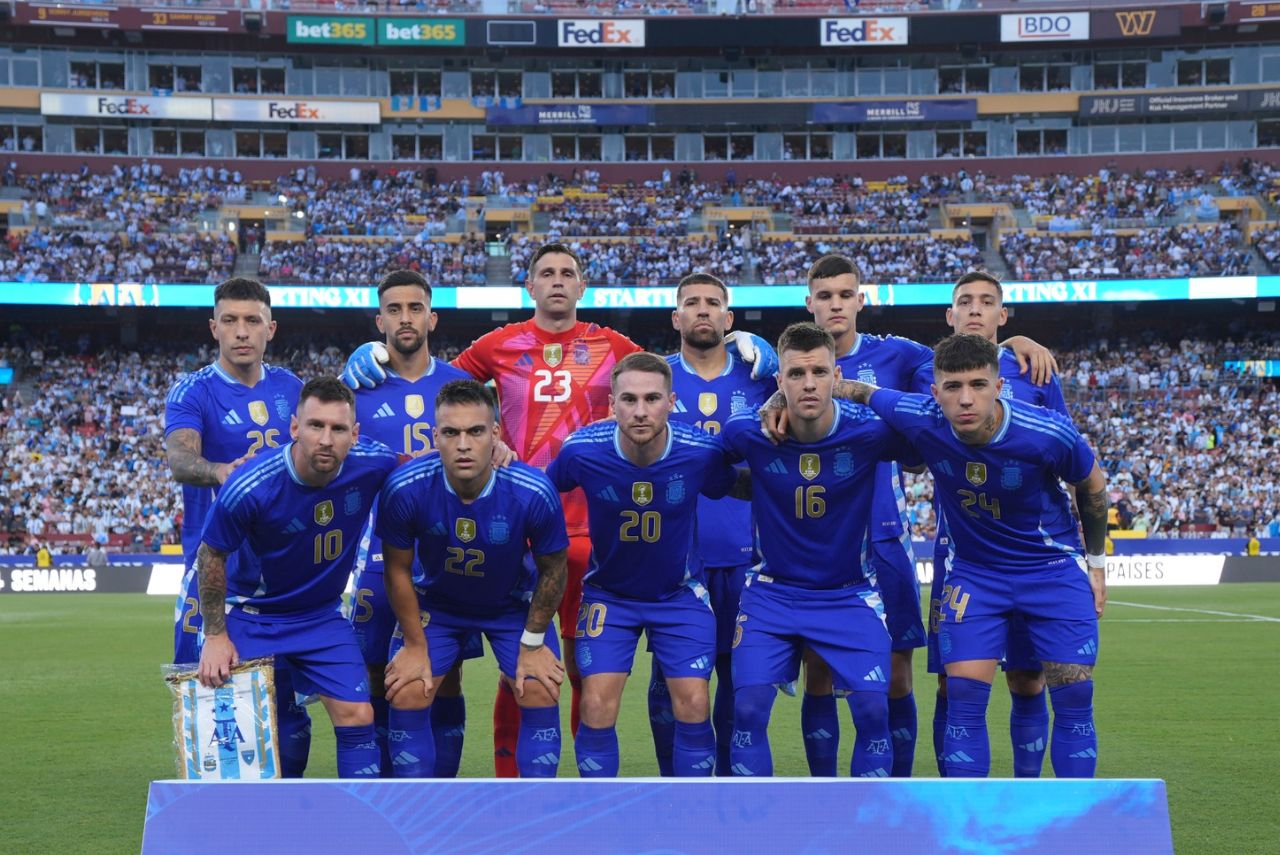 Titulares da Argentina em amistoso contra a Guatemala