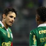 Veiga comemora gol com Estêvão