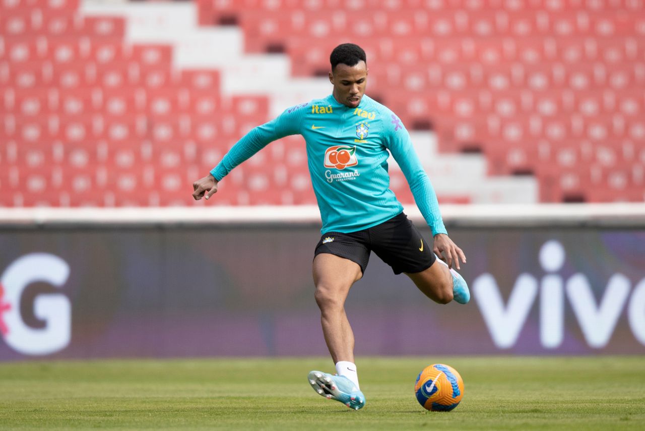 Gabriel Magalhães em treino da Seleção Brasileira