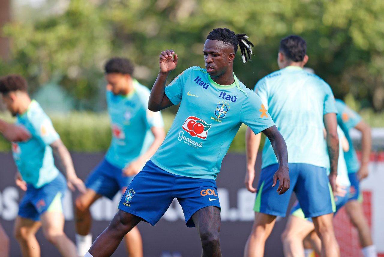 Dorival deve mandar Vini Jr. a campo contra o México