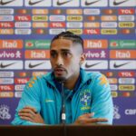 Raphinha rebateu Ronaldinho Gaúcho em entrevista coletiva