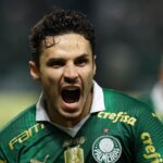 Raphael Veiga, autor de gol do Palmeiras contra o Bragantino