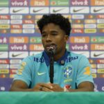 Endrick em entrevista coletiva