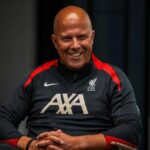 Arne Slot foi apresentado pelo Liverpool nesta quarta (Foto: Divulgação)