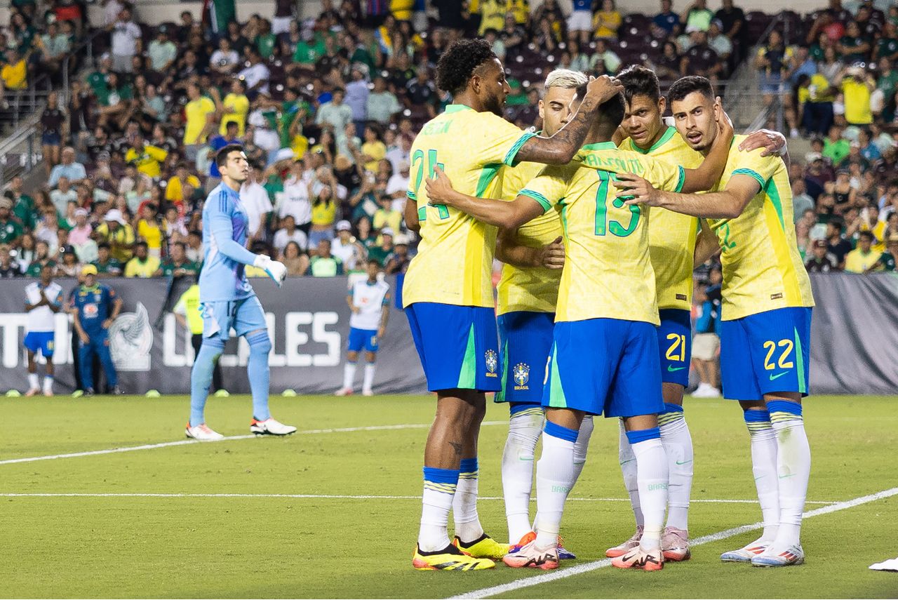 Brasil venceu o México em amistoso (Foto: Aric Becker/AFP)