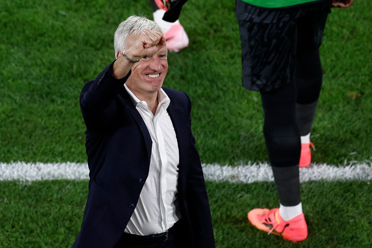 Didier Deschamps, treinador da França (Foto: Kenzo Tribouillard/AFP)