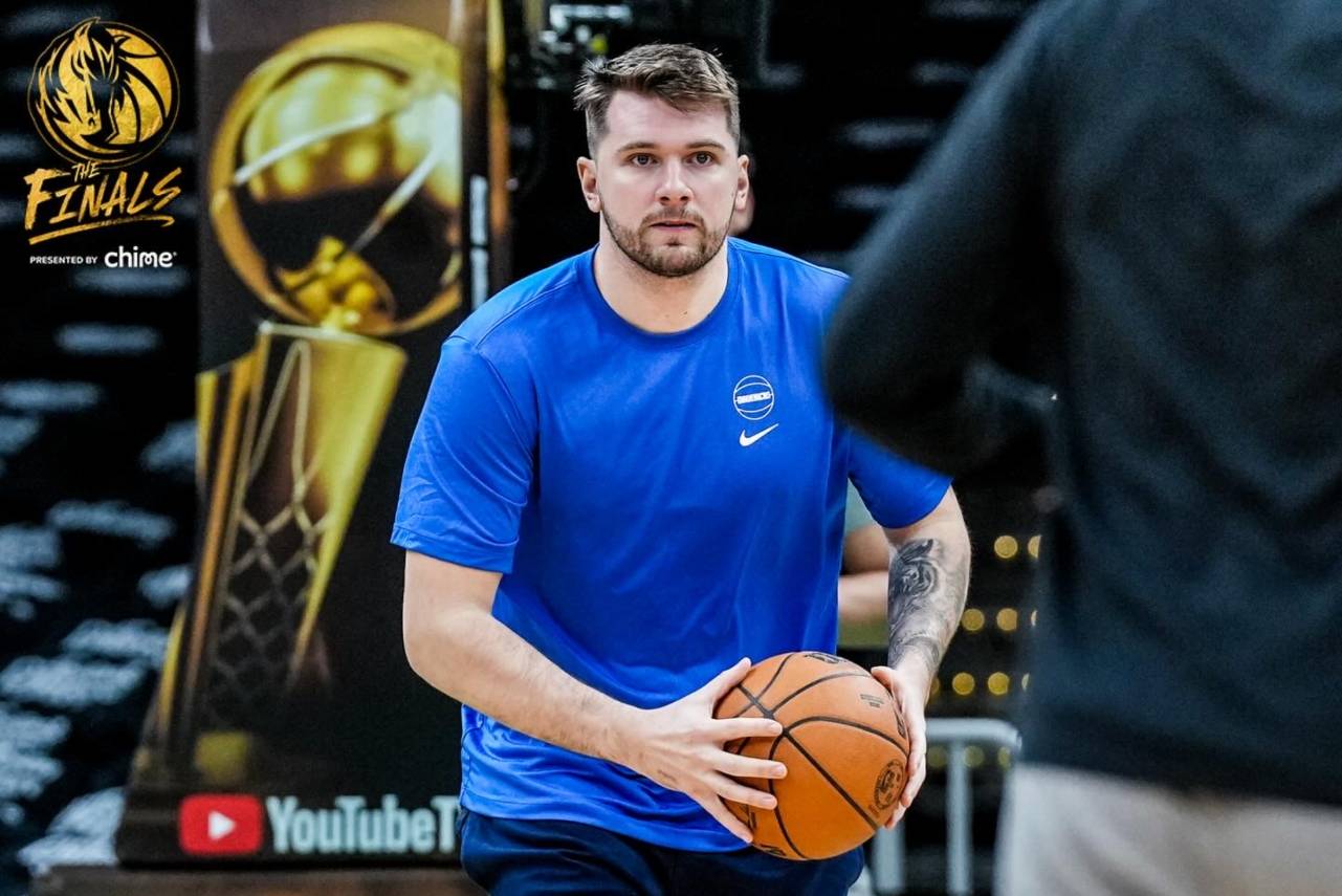 Luka Doncic está com alguns problemas fisicos. Foto: Reprodução/X