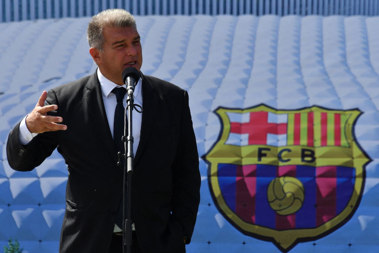 Joan Laporta, presidente do Barcelona (Foto: Vyacheslav Oseledko/AFP)