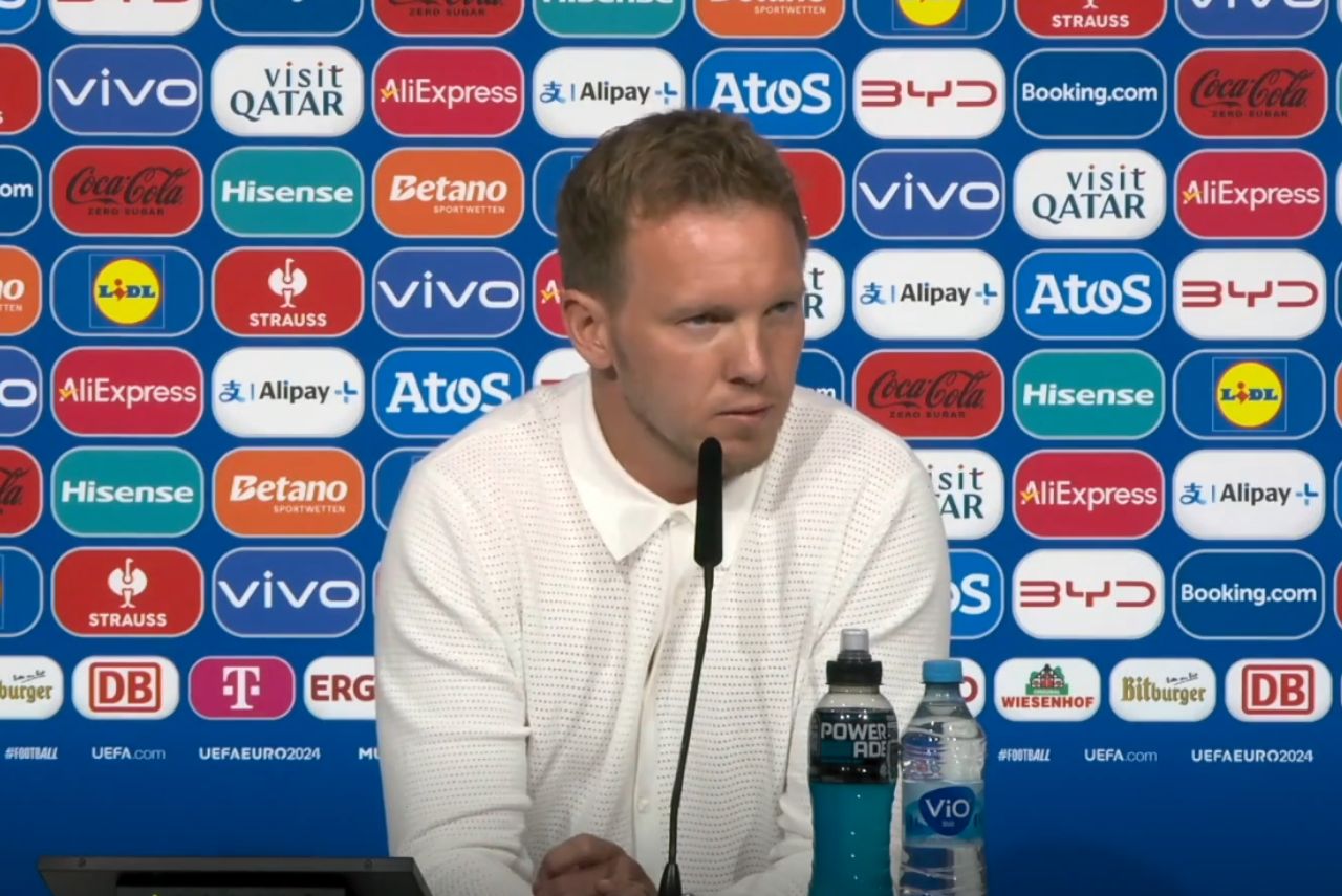 Julian Nagelsmann, treinador da Alemanha, em entrevista coletiva (Foto: Reprodução)