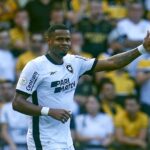 Júnior Santos deve ser poupado do próximo jogo. Foto: Vitor Silva/Botafogo