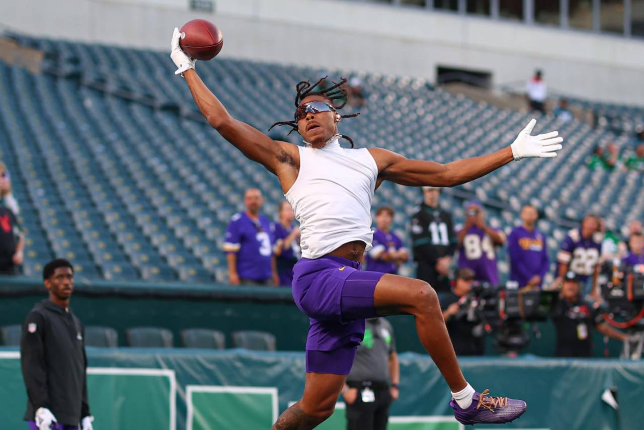 Justin Jefferson renovou por mais quatro anos. Foto: Reprodução/Facebook