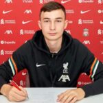 Mateusz Musialowski foi dispensado pelo Liverpool (Foto: Reprodução)