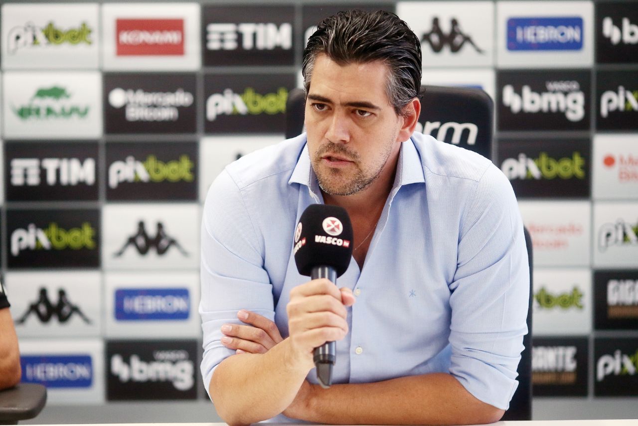 Paulo Bracks pode assumir cargo de gestão no Santos (Foto: Daniel Ramalho/CRVG)