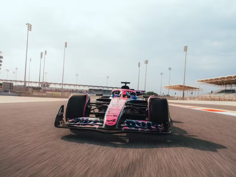Carro da Alpine F1 2025 em testes no Bahrein.